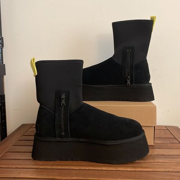 UGG Classic Dipper Black USA Women Size 9/UK 7/EU 40 - Picture 2 of 10